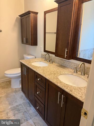 10329 LANTERN LN, Hagerstown, MD 21740