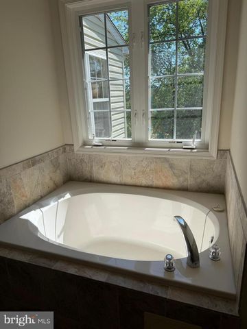 10329 LANTERN LN, Hagerstown, MD 21740