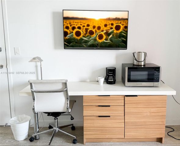 2602 E Hallandale Beach Blvd R1807, Hallandale Beach, FL 33009