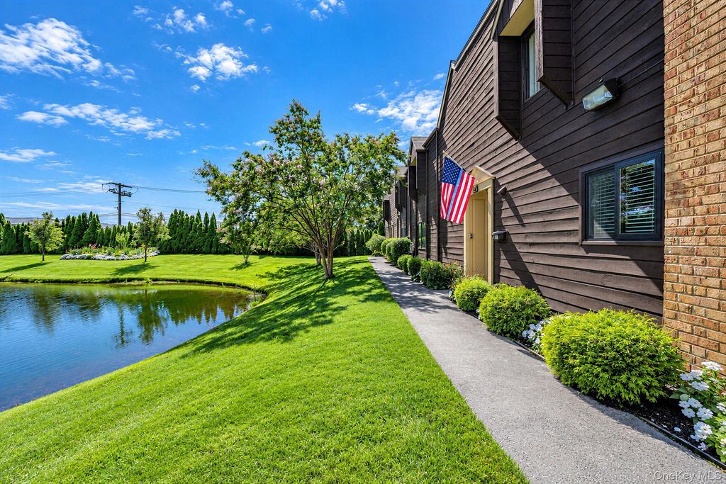 133 Southgate Drive, Massapequa Park, NY 11762 — photo 5