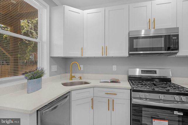 1518 N WOLFE ST, Baltimore, MD 21213