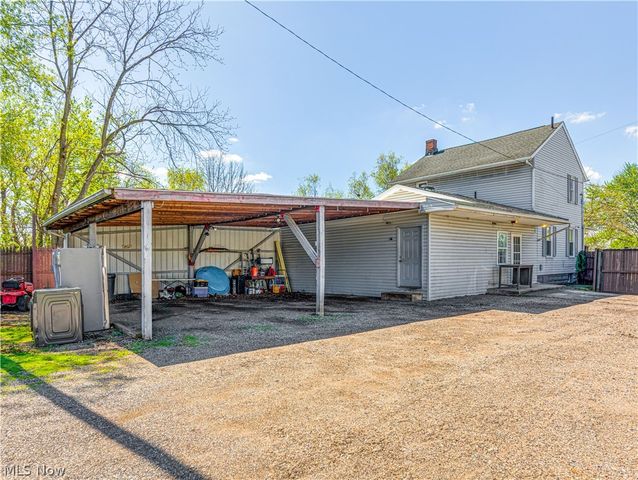 2012 Harmont Avenue NE, Canton, OH 44705