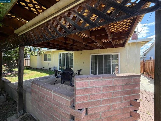 42817 Fontainebleau Park Ln, Fremont, CA 94538