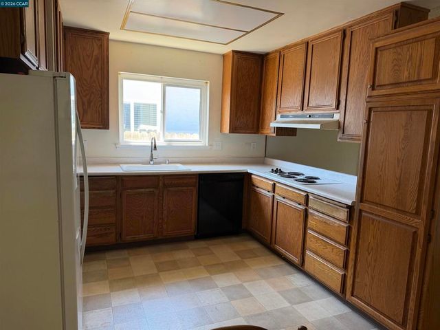 42817 Fontainebleau Park Ln, Fremont, CA 94538