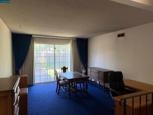 42817 Fontainebleau Park Ln, Fremont, CA 94538