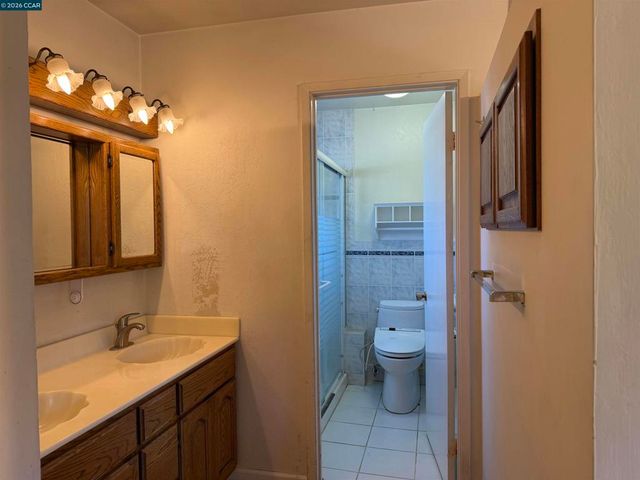 42817 Fontainebleau Park Ln, Fremont, CA 94538