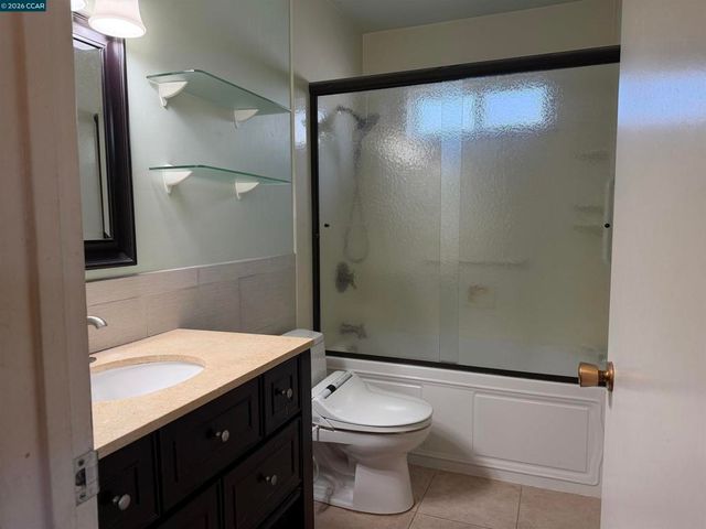 42817 Fontainebleau Park Ln, Fremont, CA 94538
