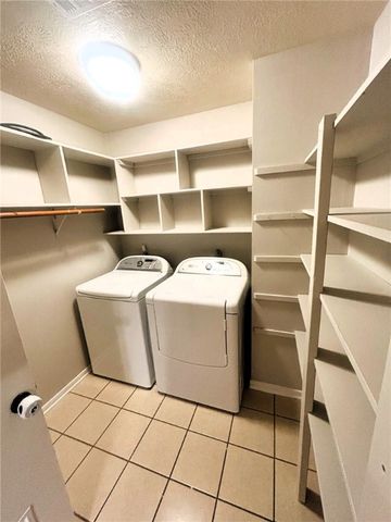 4001 Hunter Creek Drive, College Station, TX 77845