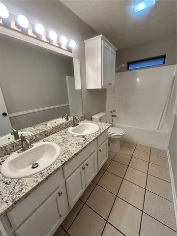 4001 Hunter Creek Drive, College Station, TX 77845