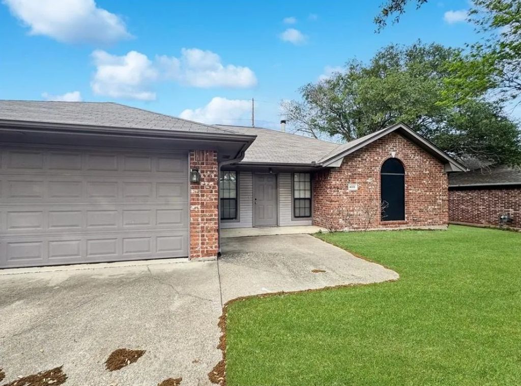 4001 Hunter Creek Drive, College Station, TX 77845