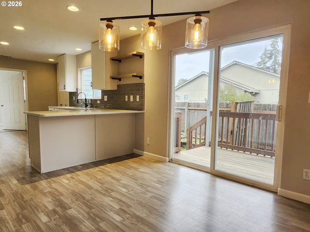 835 S WYNOOSKI St, Newberg, OR 97132