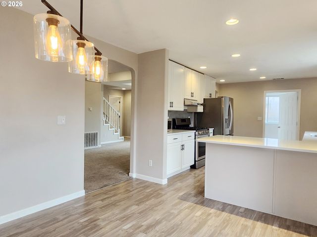 835 S WYNOOSKI St, Newberg, OR 97132