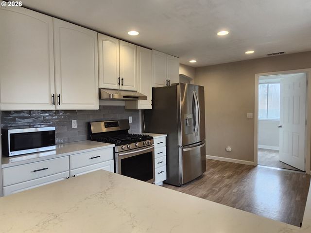 835 S WYNOOSKI St, Newberg, OR 97132