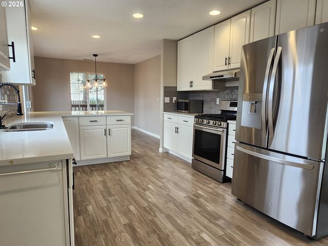 835 S WYNOOSKI St, Newberg, OR 97132