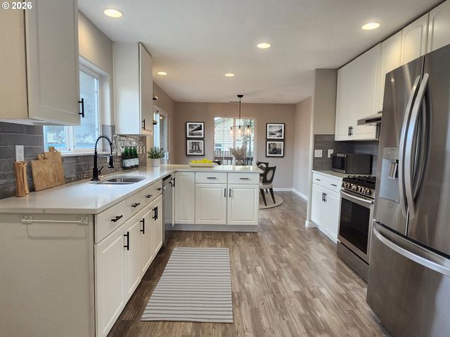 835 S WYNOOSKI St, Newberg, OR 97132