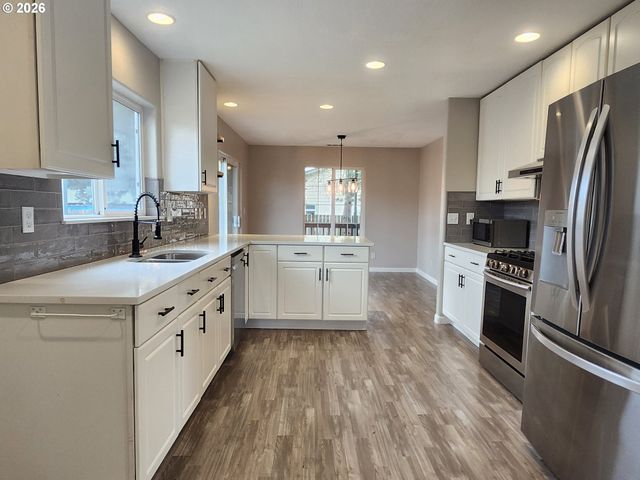 835 S WYNOOSKI St, Newberg, OR 97132