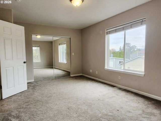 835 S WYNOOSKI St, Newberg, OR 97132