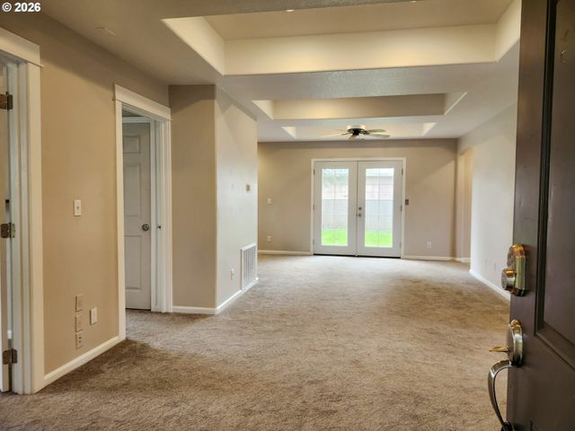 835 S WYNOOSKI St, Newberg, OR 97132