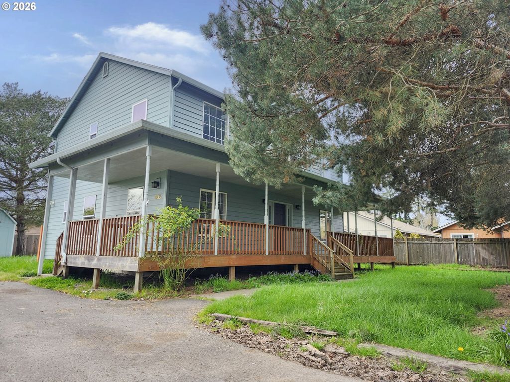 835 S WYNOOSKI St, Newberg, OR 97132