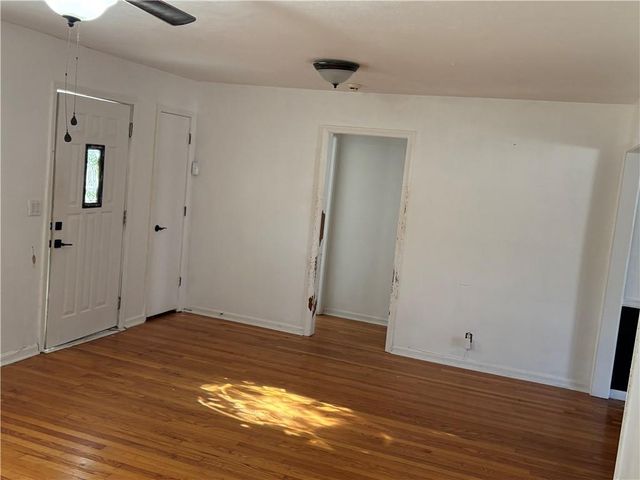 9812 Linwood Boulevard, Independence, MO 64052