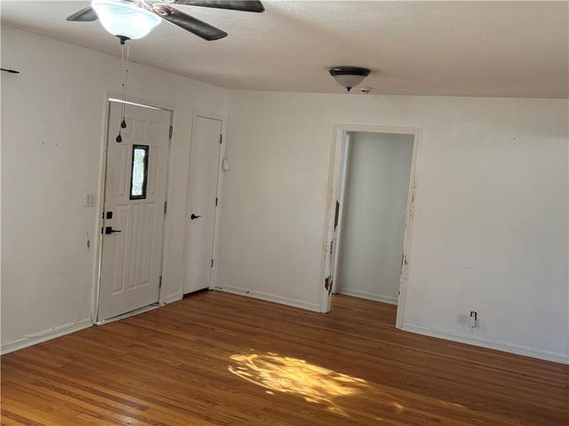 9812 Linwood Boulevard, Independence, MO 64052