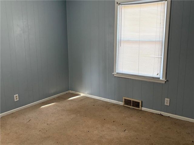 9812 Linwood Boulevard, Independence, MO 64052