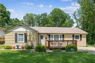 9812 Linwood Boulevard, Independence, MO 64052