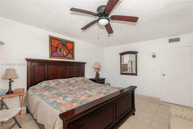 2800 Somerset Dr 115J, Lauderdale Lakes, FL 33311