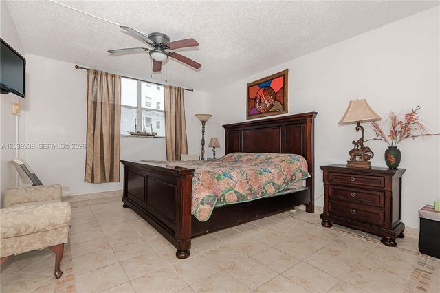 2800 Somerset Dr 115J, Lauderdale Lakes, FL 33311