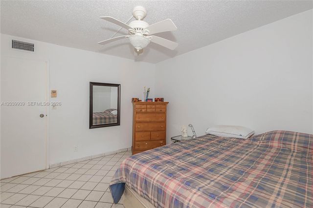 2800 Somerset Dr 115J, Lauderdale Lakes, FL 33311