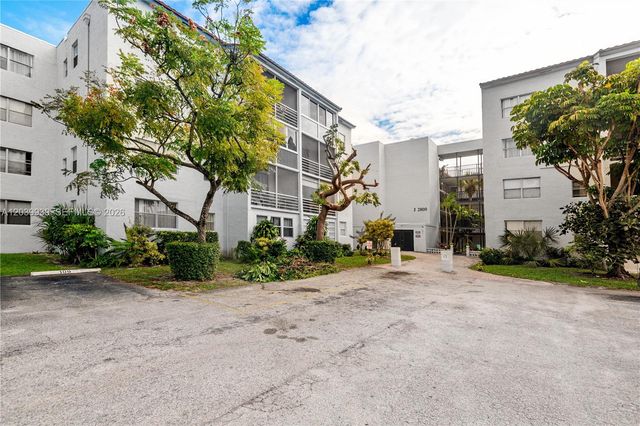 2800 Somerset Dr 115J, Lauderdale Lakes, FL 33311