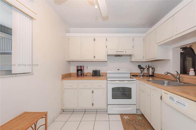 2800 Somerset Dr 115J, Lauderdale Lakes, FL 33311