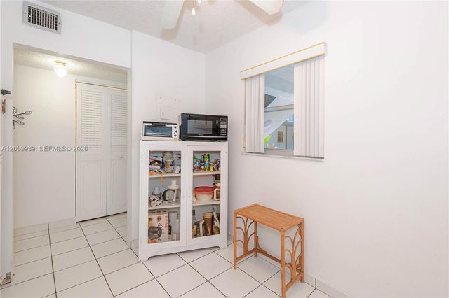 2800 Somerset Dr 115J, Lauderdale Lakes, FL 33311