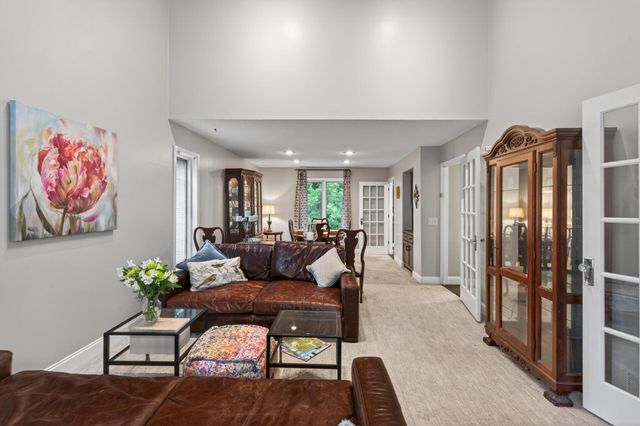 10261 Phaeton Drive, Eden Prairie, MN 55347
