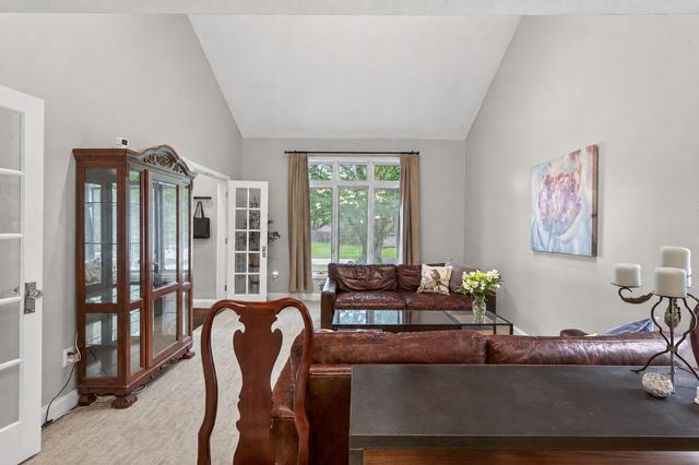 10261 Phaeton Drive, Eden Prairie, MN 55347