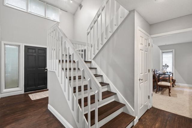 10261 Phaeton Drive, Eden Prairie, MN 55347