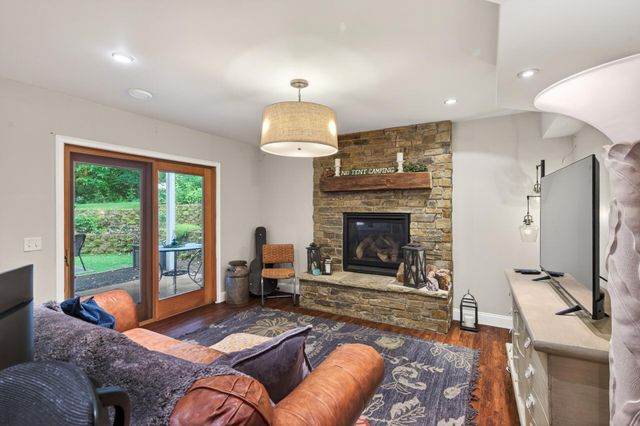 10261 Phaeton Drive, Eden Prairie, MN 55347