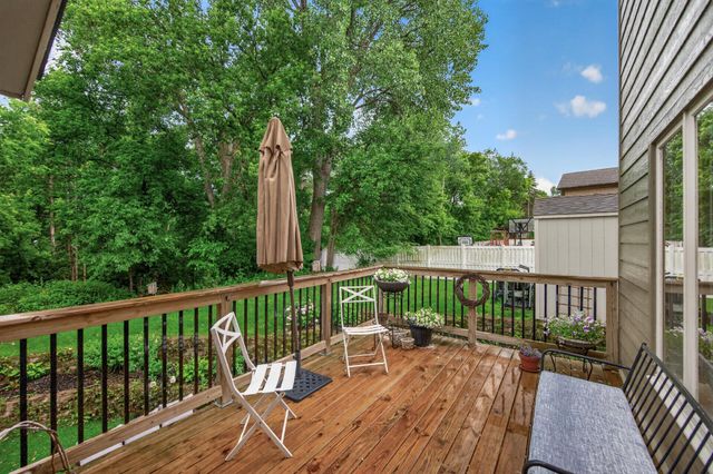 10261 Phaeton Drive, Eden Prairie, MN 55347