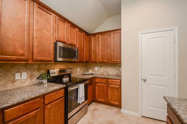 2205 Lake Foreest Dr Drive, West Columbia, TX 77486