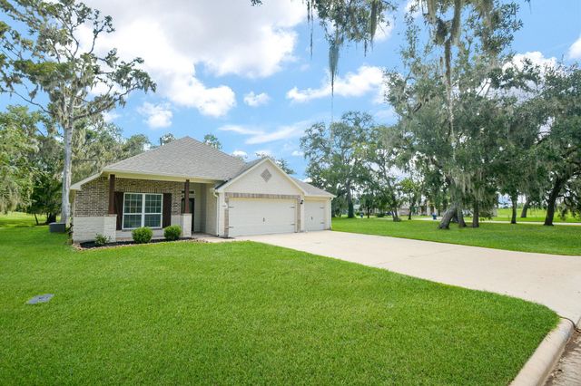 2205 Lake Foreest Dr Drive, West Columbia, TX 77486