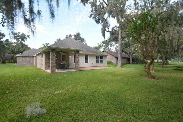 2205 Lake Foreest Dr Drive, West Columbia, TX 77486