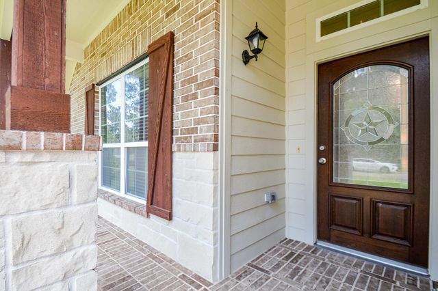 2205 Lake Foreest Dr Drive, West Columbia, TX 77486