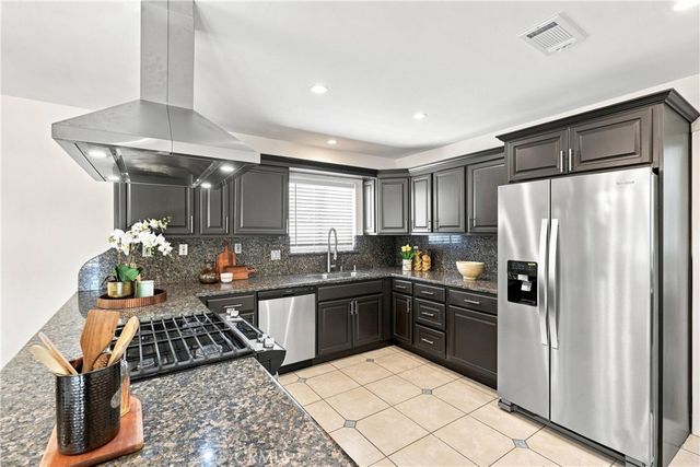 7635 Fallbrook, West Hills, CA 91304