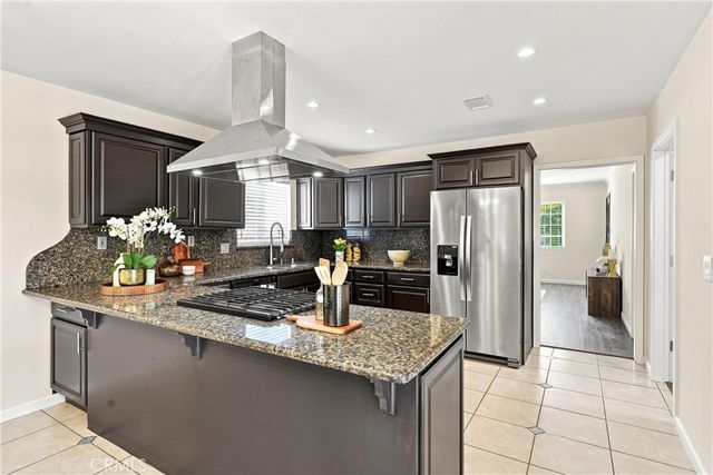 7635 Fallbrook, West Hills, CA 91304