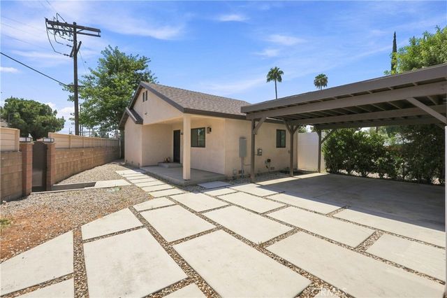 7635 Fallbrook, West Hills, CA 91304