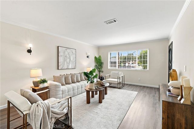 7635 Fallbrook, West Hills, CA 91304