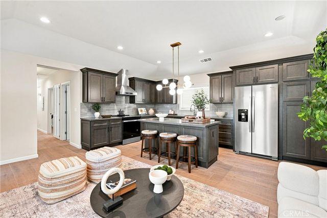 7635 Fallbrook, West Hills, CA 91304