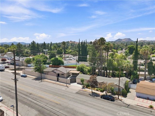 7635 Fallbrook, West Hills, CA 91304