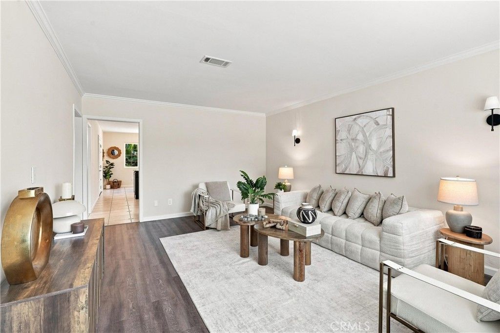 7635 Fallbrook, West Hills, CA 91304