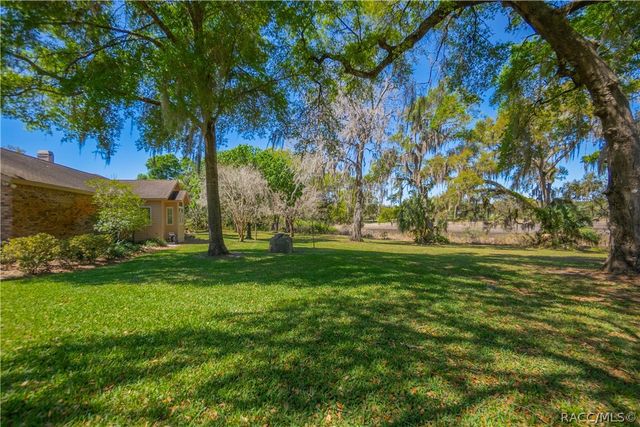 8950 E Eden Walk Court, Inverness, FL 34450